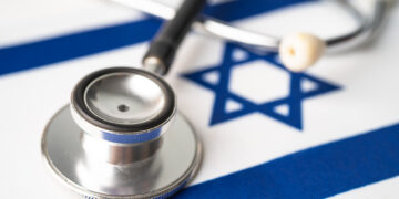 Израильские врачи спасли жизнь родной сестре лидера Хамаса