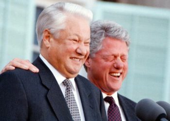 (Ельцин смеется)