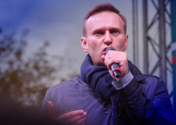 Почему Навальному «оторвали тромб» теперь