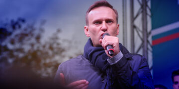 Почему Навальному «оторвали тромб» теперь