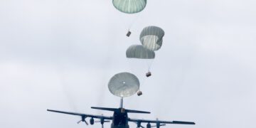 ВВС Германии впервые сбросили гуманитарную помощь над сектором Газа