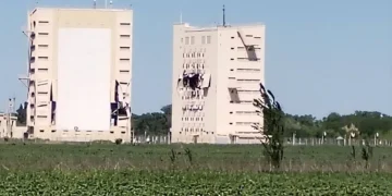 Киев выкалывает «атомные глаза» Кремля