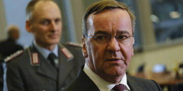 Министр обороны Германии заявил, что Россия может напасть на НАТО через пять лет