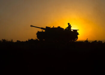 ХОЧЕШЬ В НАТО — ГОТОВЬСЯ К МИРУ