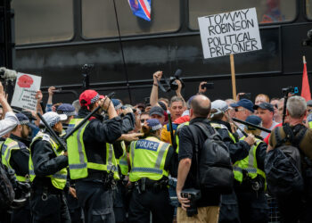 Погромы в Британии: