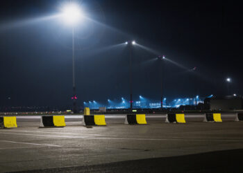 Почему канцлеру Шольцу не дали встретиться с освобожденными заложниками?