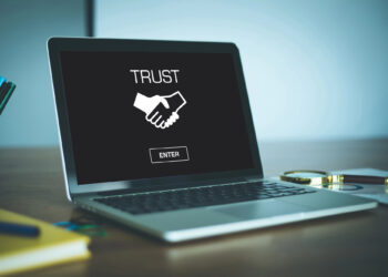  «ТРЕСТ», КОТОРЫЙ ЕЩЕ НЕ ЛОПНУЛ