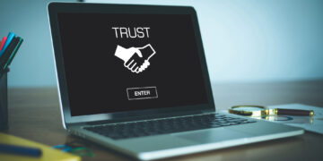  «ТРЕСТ», КОТОРЫЙ ЕЩЕ НЕ ЛОПНУЛ