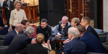 ЕВРОПА СОБРАЛАСЬ «ПОЖИТЬ ОТДЕЛЬНО»