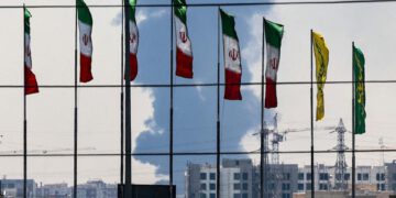 ИМПЕРИИ СНОВА ПОРА УХОДИТЬ