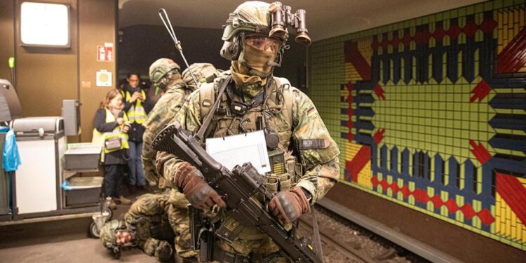 В берлинском метро  идут бои