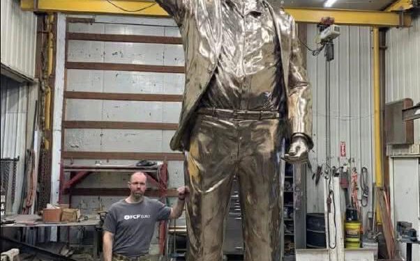 2025:  ГОД ЗОЛОТОГО ТРАМПА