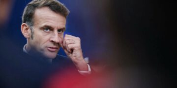 Макрон  мечтает о том, чтобы его боялись