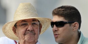 Кастро, возможно, вернет Кубу в объятия Америки