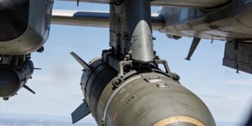 Небо над Ираном опять полно угрозой